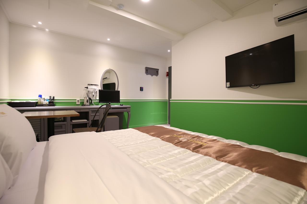 Hotel Nine Tedzson Kültér fotó